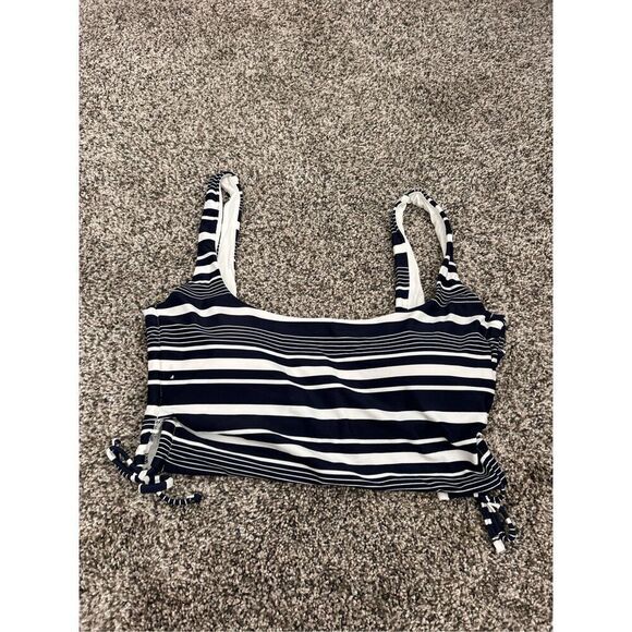 Aerie black and white striped bikini top size medium - Picture 1 of 3